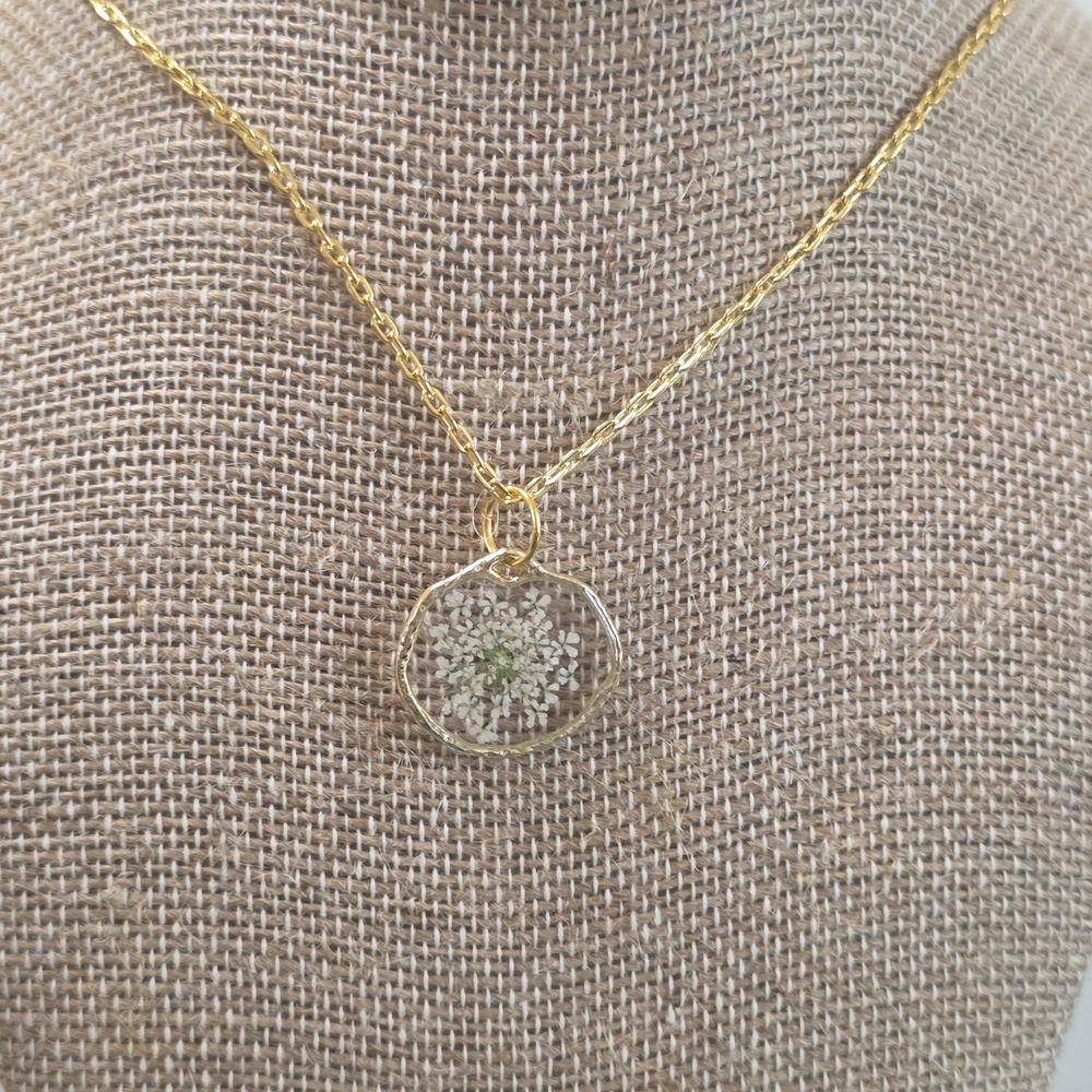 Gold Pendant Necklace